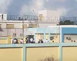 Un herido fue el resultado de un motín este viernes en Centro de Corrección y Rehabilitación (CCR) de Mao