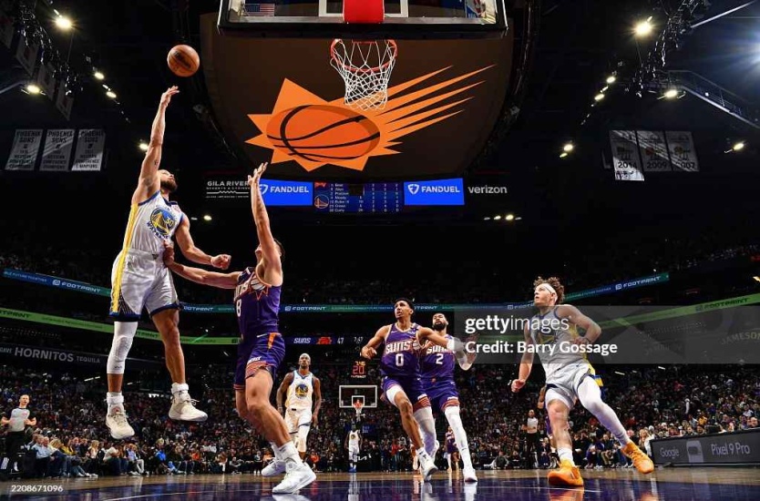  Warriors se sacuden de dos derrotas y vencen Suns; los Bulls remontan sobre los Sixers, 