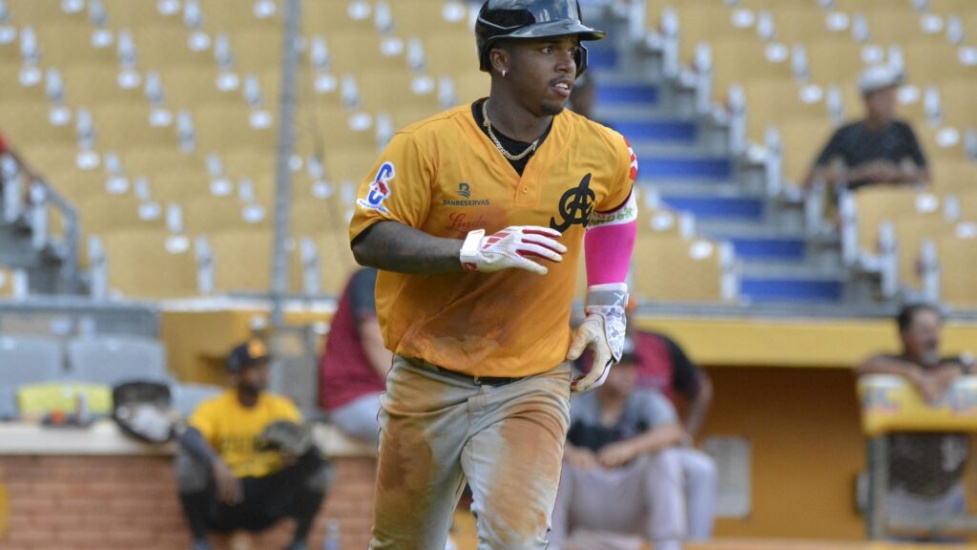 Las Águilas siguen vuelo triunfal, vencen a Tigres en entradas extras;  Toros derrotan Leones y Estrellas doblegan  Gigantes, resúmen 