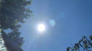 Salió el sol, pero onda tropical seguirá provocando fuertes aguaceros en varias provincias hasta primeras horas de la noche.