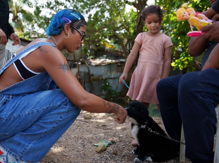 Tokisha lleva ayuda a afectados por tormenta Melissa en Gualey