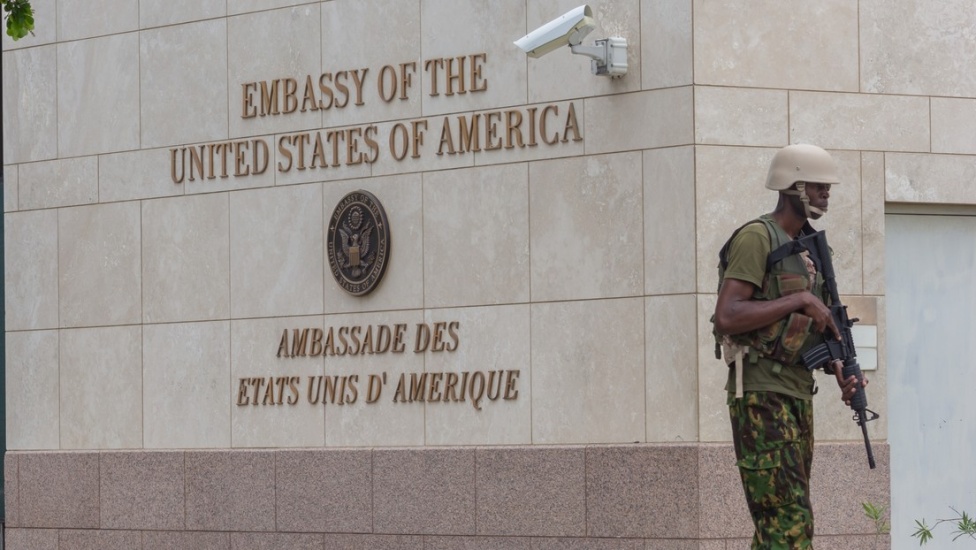 Presuntos pandilleros y soldados estadounidenses intercambiaron tiros en embajada de EEUU en Haití