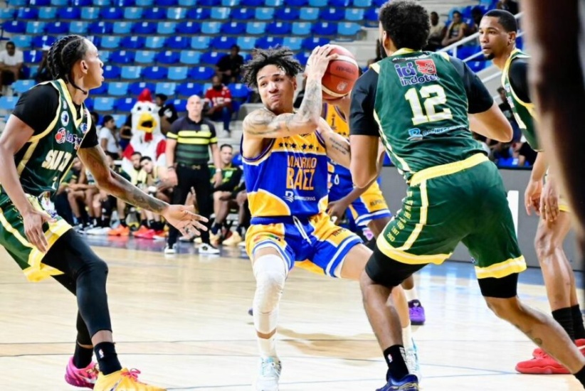 Villa Juana casi de fiesta, Mauricio Báez derrota a San Carlos y coloca final 3-1; partido 5 el próximo martes