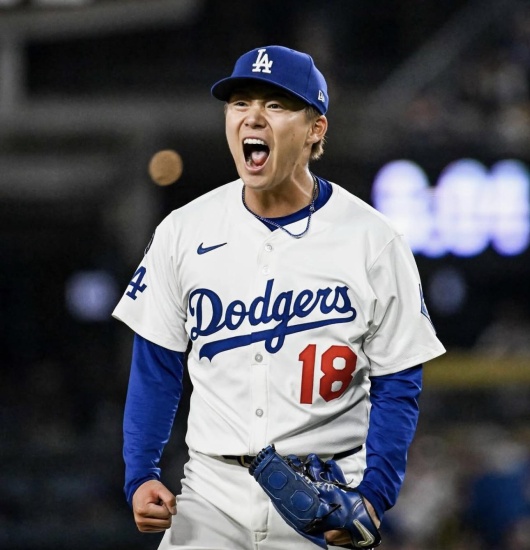 Yoshinobu Yamamoto, estelar lanzador japonés de los Dodgers es otro fenómeno