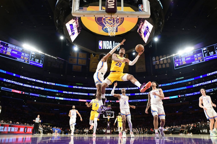 Thunder explotan a Los Lakers 121-92; Knicks pierden invicto ante Magic, Curry anota 46, Pistons imparables, resúmen 