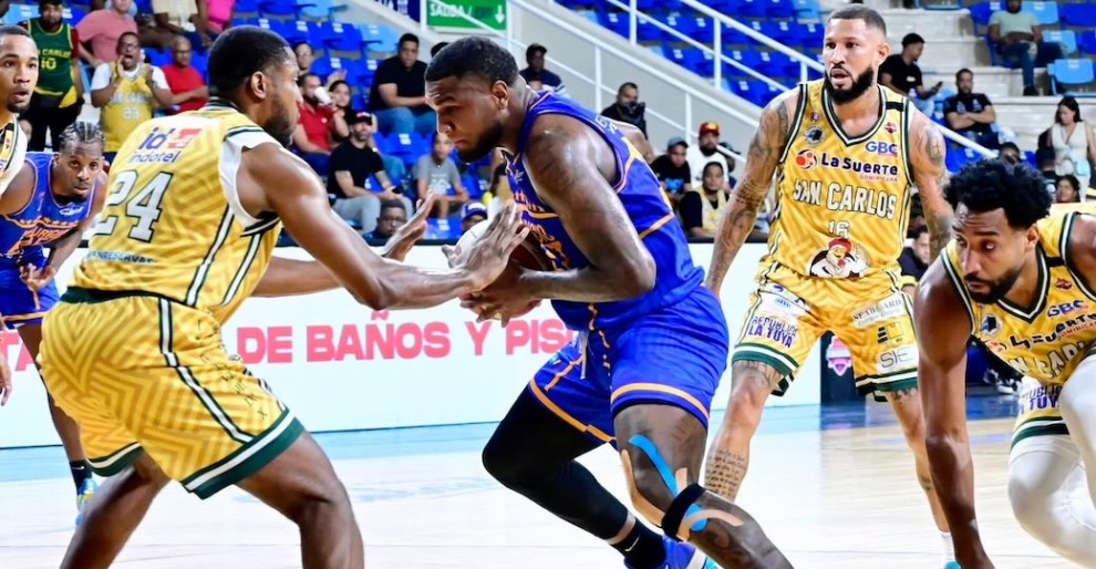 Mauricio Báez pone la serie 2-1 con una paliza  83-65 a San Carlos; sigue hoy a las 5 de la tarde