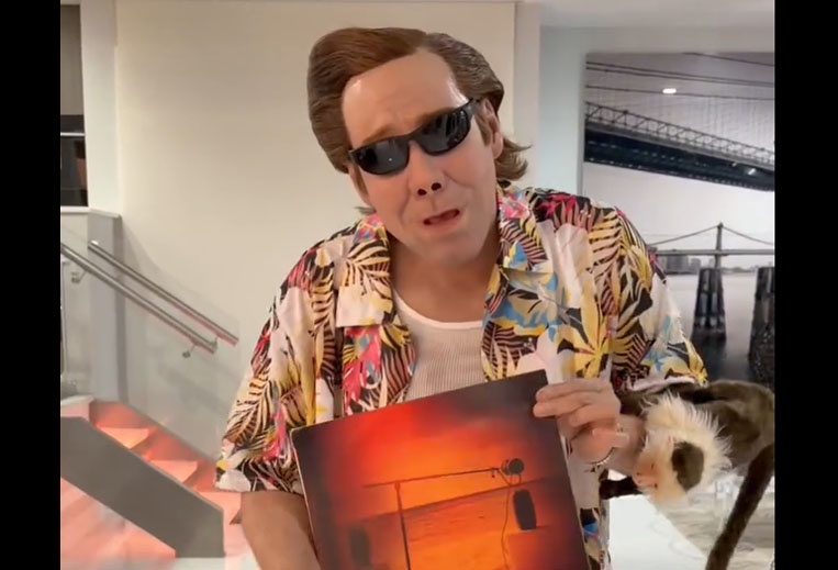 Romeo Santos sorprende a fanáticos disfrazado de Ace Ventura por Halloween