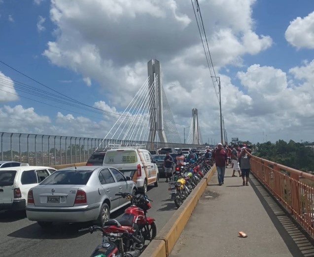 Cuerpo de Bomberos y brigadas de la Defensa Civil continuarán hoy la búsqueda de mujer se habría lanzado del puente de la 17 ayer