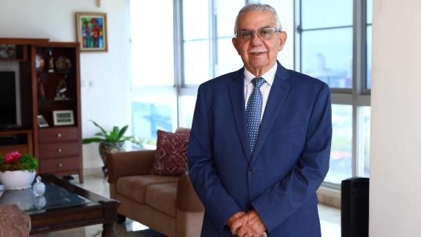 Presidente Abinader anuncia designación de Arismendy Diaz Santana en Comisión para mayor control de SENASA 