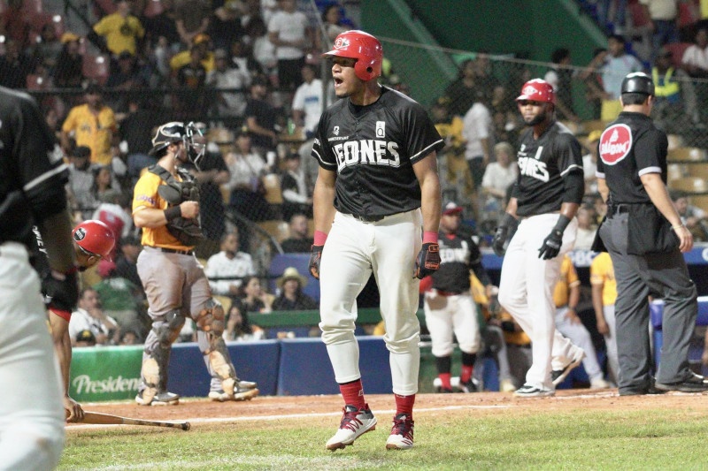 Leones dejan planchadas Aguílas en el terreno; Toros masacran Estrellas y Licey vuelve al fondo a buscar petróleo, resúmen