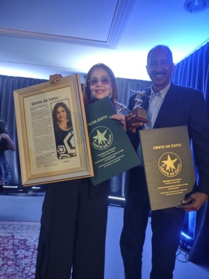 Entregan galardón a cantautores Olga Lara y Rafael Orlando Alberto