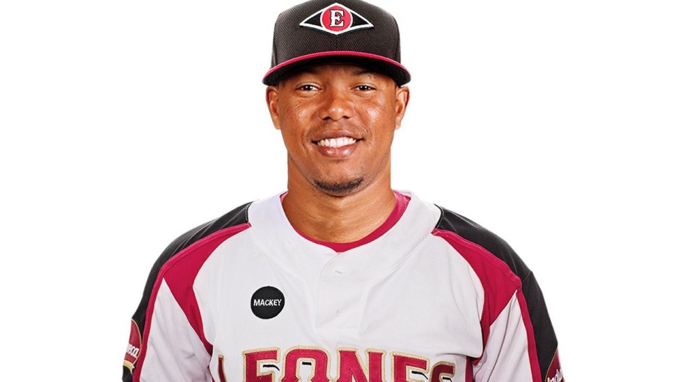 Sigue chapeo, Leones se llevan manager y coach de pitcheo; Ramón Santiago asume riendas de melenudos; hoy van contra las Aguílas