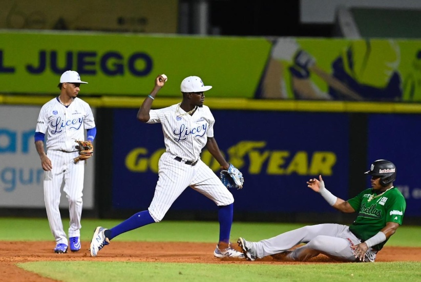 Tigres del Licey vencen Estrellas y se consolidan en el tercer lugar; Toros arrollan Gigantes y Aguílas caen ante Lenes, juegos para hoy y resúmen