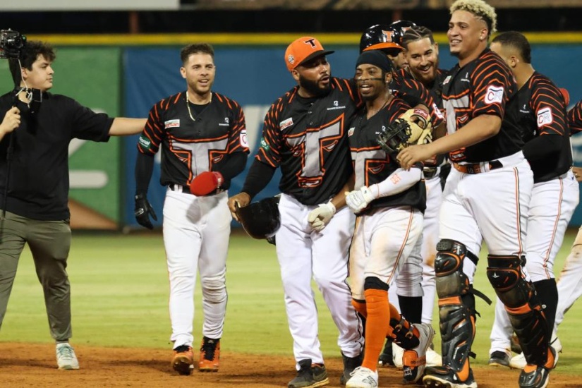 Toros dejan en el terreno a los Tigres y se acercan a la clasificación: Licey en tercero a medio juego de los Leones, Posiciones, resúmen 