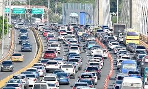 A  partir de hoy el país vuelve a la normalidad, lo laboral, las clases y sobre todo los tapones del tránsito