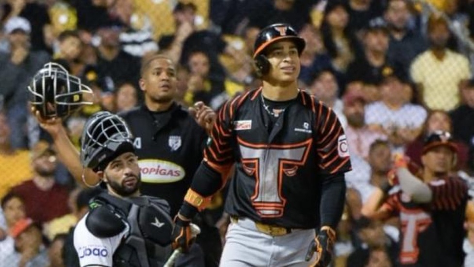  Toros aplastan Aguílas 17 por 1 y se mantienen en el primero; Escogido vence a los gigantes y sigue en el primero, resúmen 