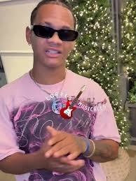 Bachatero Dalvin La Melodía sufre incidente en el que se vió envuelto uno de los vehículos de su equipo