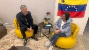 Secretario general del MIU, Miguel Mejía, visita a Delcy Rodríguez en Venezuela y le expresa su respaldo