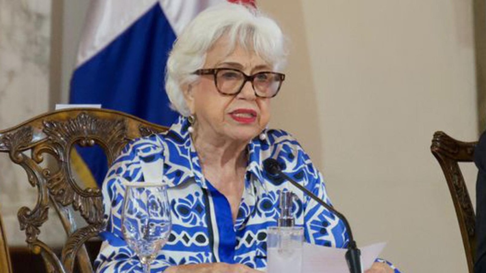 Directora de Ética e Integridad Gubernamental denuncia irregularidades detectadas en Coraamon ante el Ministerio Público.