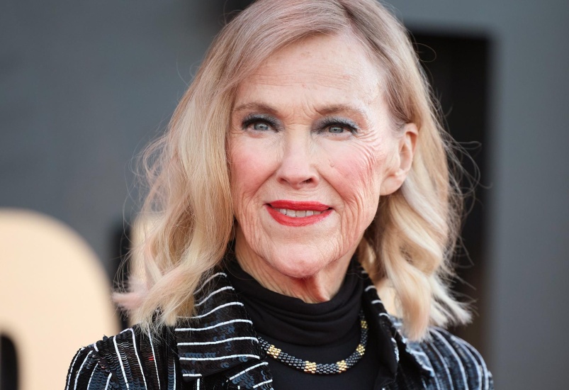 Muere actriz Catherine O'Hara tras sufrir una embolia pulmonar, padecía cáncer rectal