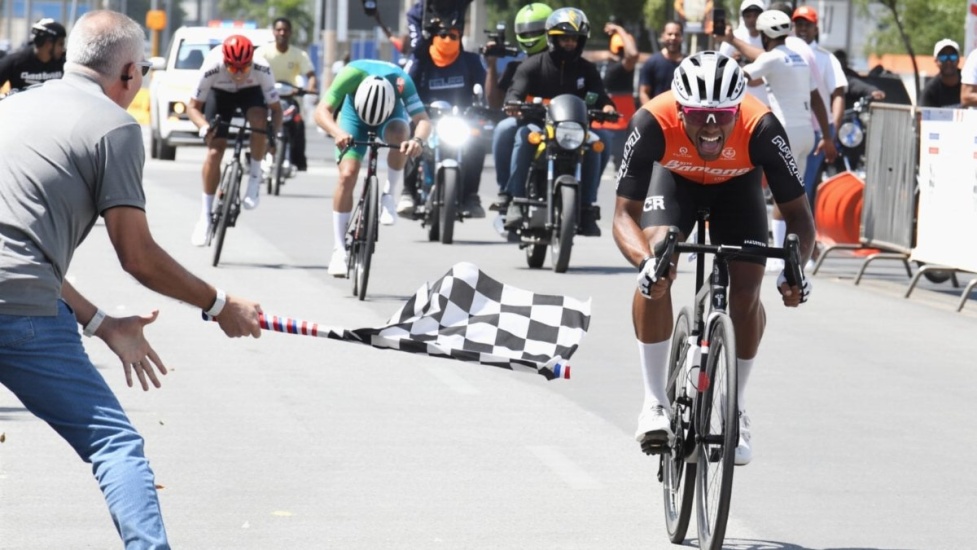 Danielky Cedeño, de La Romana,  gana primera etapa por un segundo; sigue hoy con un recorrido de 153 kilómetros