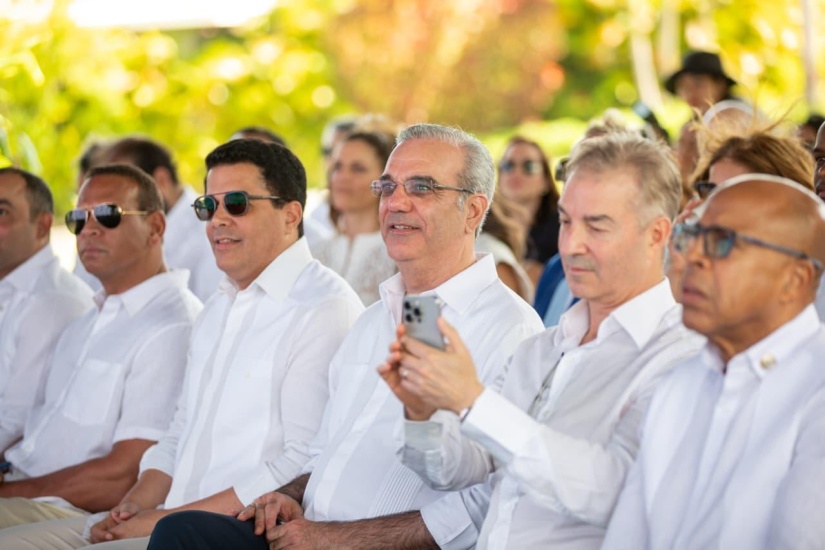 Alex Rodríguez felicita al presidente Luis Abinader y al mimistro de Turismo Davis Collado por su transparencia y eficiencia