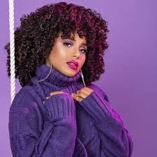 Artista urbana Chelsy Bautista deposita querella contra una fiscal y varios agentes por su actuación durante un operativo realizado en su vivienda