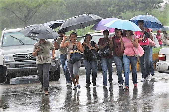 Hoy las condiciones del tiempo estarán asociadas a una vaguada y al arrastre de humedad por el viento del noreste.