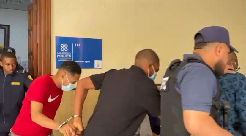 Trasladan a la cárcel preventiva del Palacio de Justicia dee Ciudad Nueva, miembros de la Policía  acusados de robar más de un millón de pesos