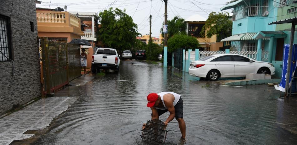 Las condiciones meteorológicas para este lunes permanecerán influenciadas por la vaguada; siguen las lluvias