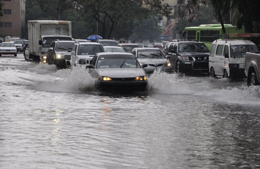 Para hoy siguen los niveles de alerta en gran parte del país debido a las lluvias provocadas por una vaguada asociada a un sistema frontal