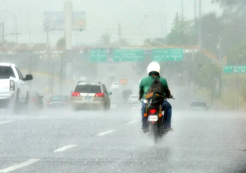 Este sábado amanece con 10 provincias bajo alerta meteorológica por amenaza de lluvias