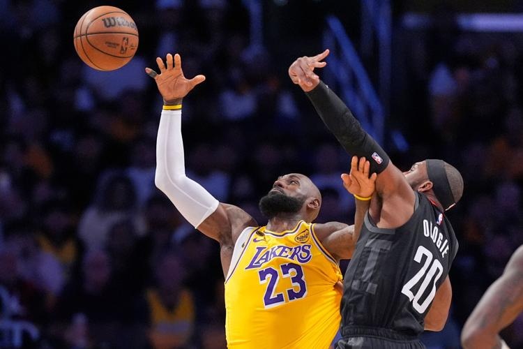 Lakers, Knicks, Nuggets y Cavaliers inician con triunfos los playoffs de la NBA