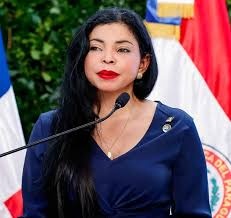 Yeni Berenice Reynoso dice chofer fue víctima de un "grupo asesino" movido por una colisión de tránsito sin ningún herido