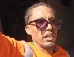 Hombre que grabó el ataque a Deivy Carlos Abreu Quezada, el chofer de un camión recolector de basura afirmó sentirse "adolorido" por la tragedia.