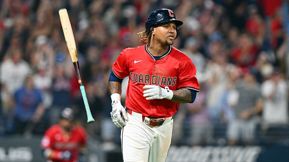José Ramírez batea dos jonrones y sigue haciendo historias en Cleveland