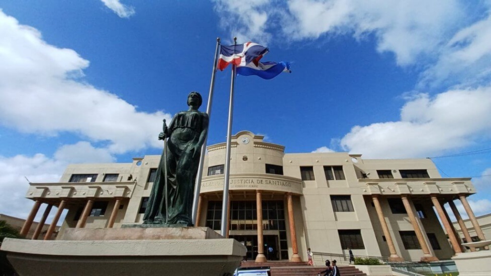 Conocerán hoy medidas de coerción a motoristas por muerte de chofer en Santiago