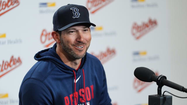 Chad Tracy es el nuevo manager interino de los Medias Rojas