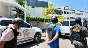 DNCD apresa dos hombres en Barahona vinculados al cargamento de 1.7 toneladas de cocaína decomisado en Pedernales