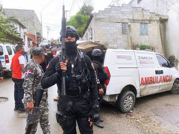 Policía mata dos presuntos delincuentes y un sargento mayor de la Policía Nacional resultó herido en un enfrentamiento ocurrido la noche del sábado en el municipio de Palenque