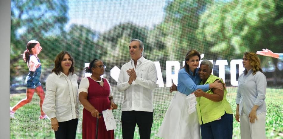 Abinader encabezará este lunes el acto oficial del " Bono Madres 2026" en el Club San Carlos
