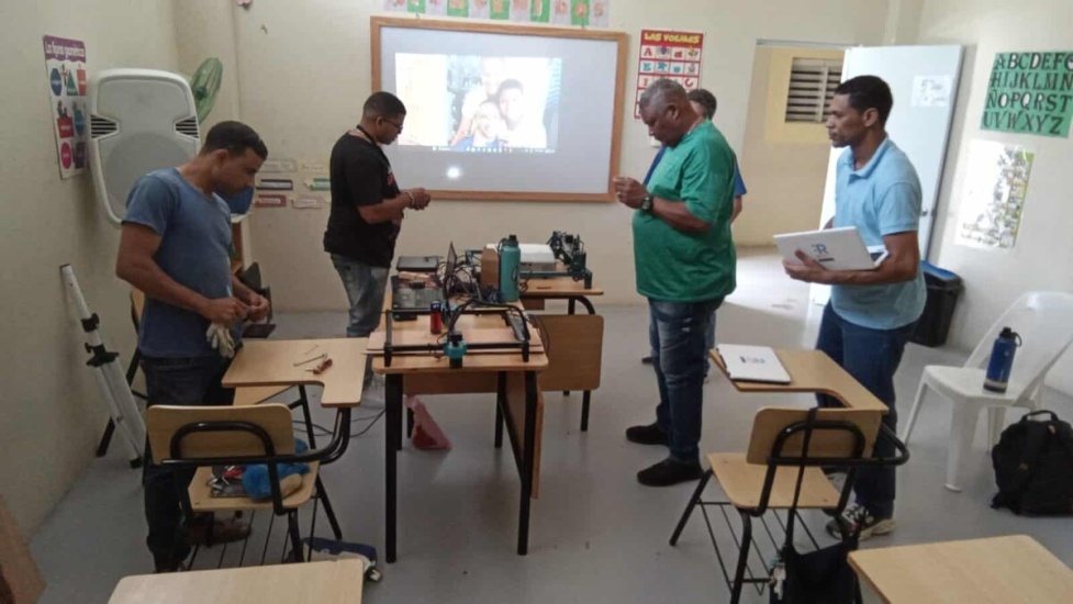 Centros Tecnológicos Comunitarios graduaron un grupo de personas privadas de libertad en un curso de Impresión y Grabado Láser