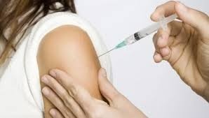 Millones de personas en todo el mundo se vacunaron contra el virus de COVID-19, que sucede hoy