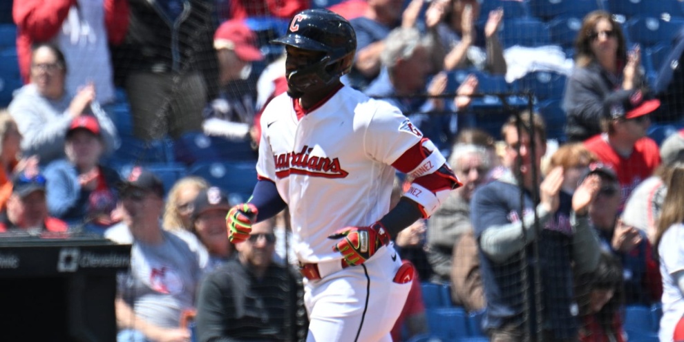 Dominicano Ángel Martínez batea jonrón en barrido de Angelinos; Gigantes sorprenden a los Dodgers y Orioles blanquean a los Yanquis, resúmen
