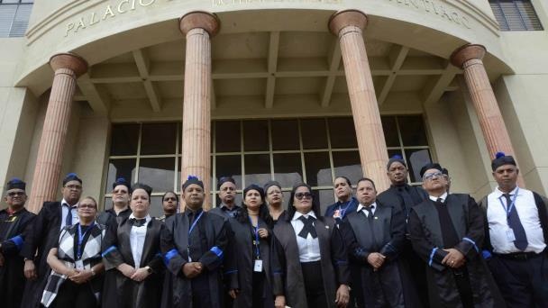 Jueces de República Dominicana convocan paro nacional para exigir mejoras laborales y salariales