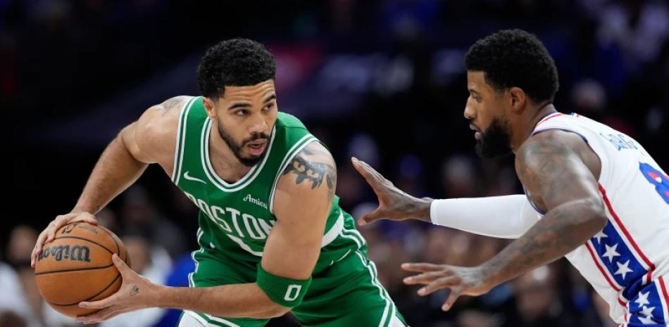 Tras 44 años, 76ers vencen a Celtics en una serie de playoffs