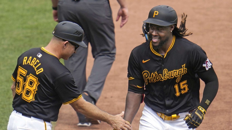 Dominicano Oneil Cruz pega su jonrón 12; otros palos criollos, Samuel Basallo y Mark Vientos la botan, Rays, Piratas y Marlins ganana, resúmen