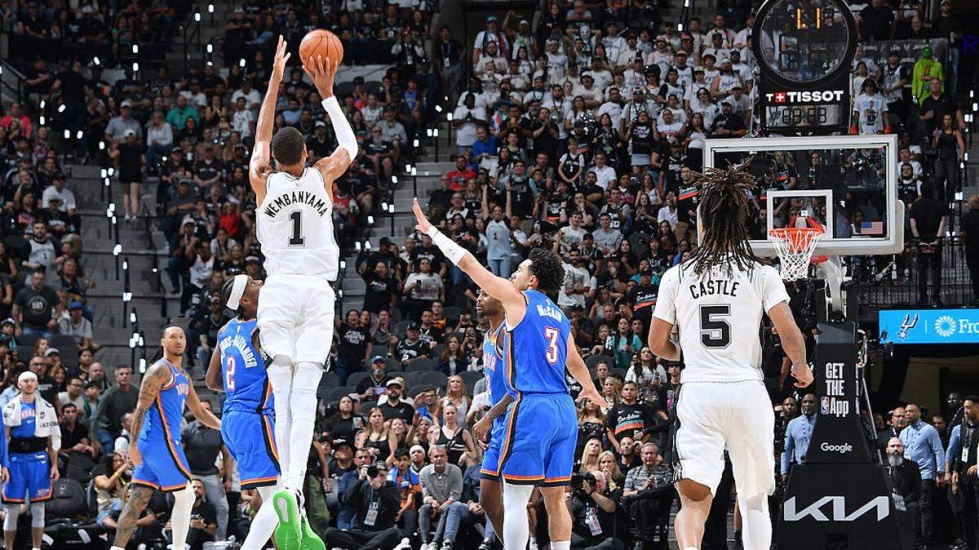 Con Wembanyama descomunal, San Antonio Spurs iguala la final ante Oklahoma City Thunder; Este lunes, en Cleveland, los Knicks tienen su primera oportunidad para llegar a las Finales 