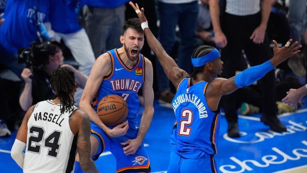  Oklahoma Thunder derrota a San Antonio 123-108 y pone serie 2-1