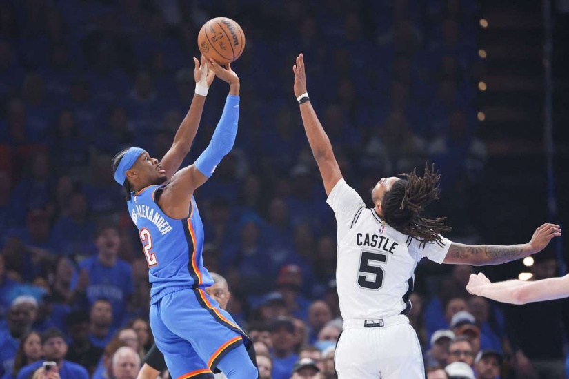  Thunder venció 122-113 a San Antonio Spurs y empató serie final 1-1 